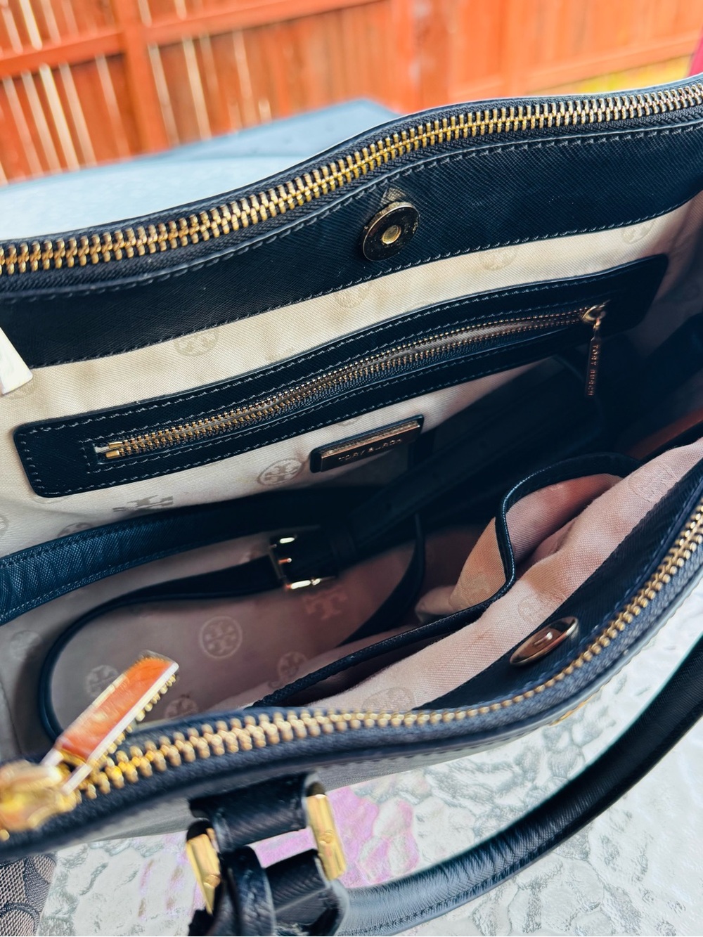 Tory Burch Black Leather Satchel with Gold Logo - Picture 2 of 4